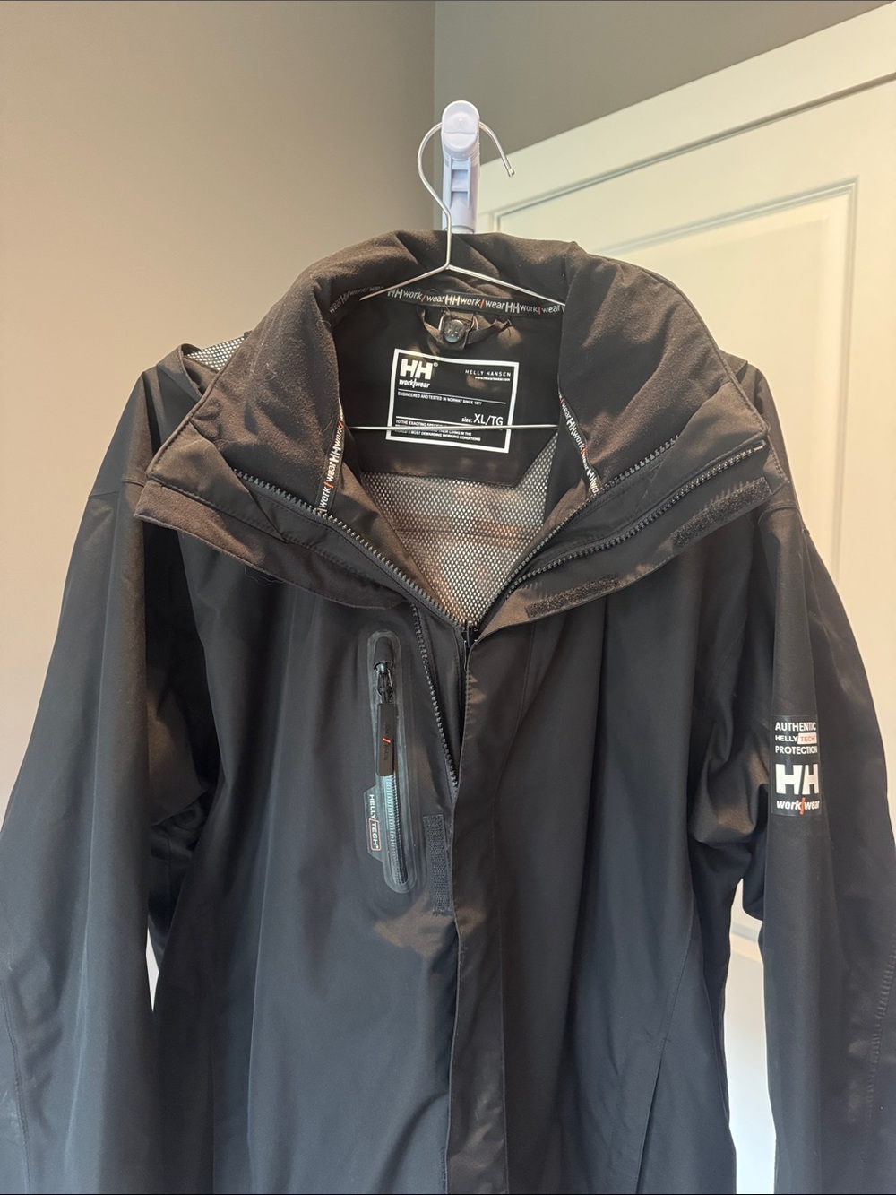 Helly Hansen Men’s Black Waterproof Raincoat with Hood